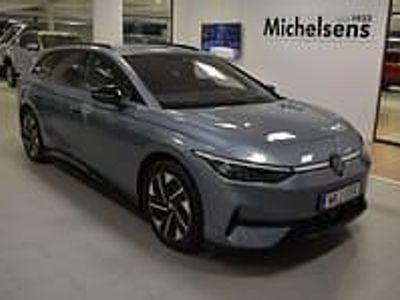 Blå Begagnad 2025 VW ID.7 Pro Kombi | 559 900 kr (Marknadspris)