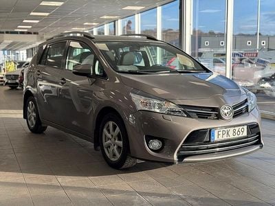 Begagnad Toyota Verso Edition 148 HK (108 kW) 2015 Brun Minibuss
