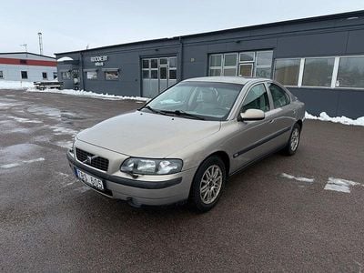 Begagnad Volvo S60 170 HK (125 kW) 2002 Brun Sedan