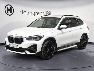 Vit Begagnad 2021 BMW X1 Sport Line SUV | 269 400 kr (Marknadspris)