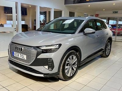Begagnad Audi Q4 e-tron Comfort 150 kW (204 HK) 2023 Grå SUV