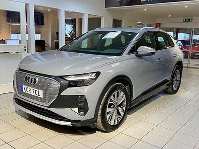 Grå Begagnad 2023 Audi Q4 e-tron Comfort SUV | 359 800 kr (Marknadspris)