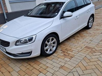 begagnad Volvo V60 D4 Geartronic Summum Euro 6