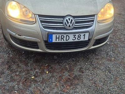 Begagnad VW Golf VI 102 HK (75 kW) 2008 Halvkombi