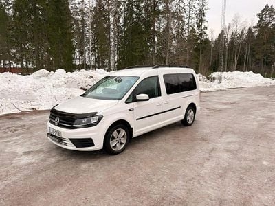 Begagnad VW Caddy Maxi Life Life 102 HK (75 kW) 2016 Vit Minibuss