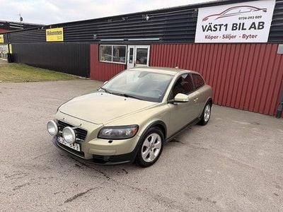 Begagnad Volvo C30 Momentum 109 HK (80 kW) 2009 Grön Halvkombi