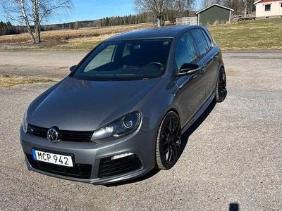 Begagnad VW Golf VII R 271 HK (199 kW) 2012 Grå Halvkombi