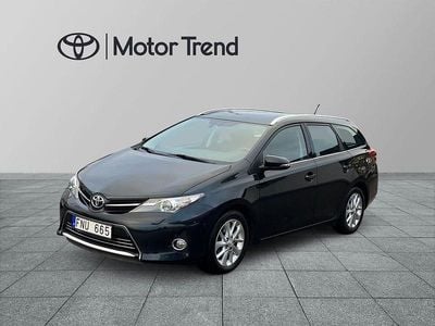 Blå Begagnad 2013 Toyota Auris Touring Sports Executive Kombi | 119 000 kr (Marknadspris)