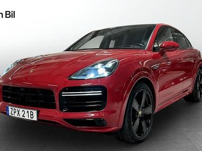 Röd Begagnad 2022 Porsche Cayenne Turbo S SUV | 1 349 000 kr