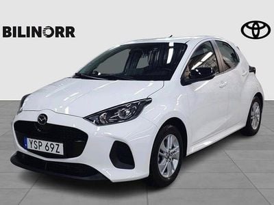 Vit Begagnad 2024 Mazda 2 Halvkombi | 239 900 kr (Lite dyr)