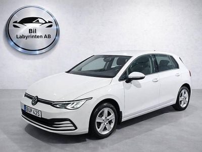Begagnad VW Golf VIII 131 HK (96 kW) 2022 Vit Halvkombi