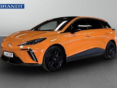 Begagnad MG MG4 EV Luxury 152 kW (207 HK) 2022 Orange Halvkombi