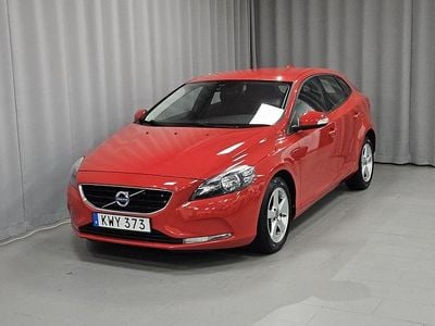 Begagnad Volvo V40 121 HK (88 kW) 2015 Röd Halvkombi