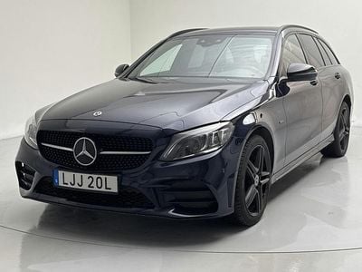 Mörkblå Begagnad 2021 Mercedes C300 AMG Kombi | 239 000 kr (Bra pris)