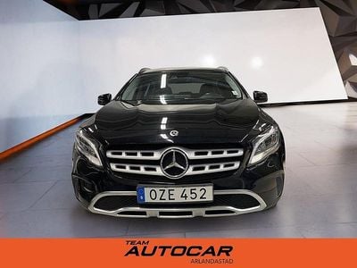 Svart Begagnad 2019 Mercedes 200 SUV | 209 900 kr