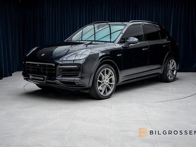 Svart Begagnad 2022 Porsche Cayenne SUV | 889 900 kr