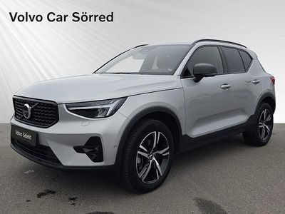 Grå Begagnad 2024 Volvo XC40 Plus SUV | 389 900 kr (Marknadspris)