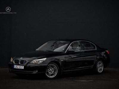 Svart Begagnad 2008 BMW 520 Sedan | 69 900 kr (Marknadspris)