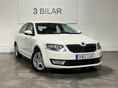 Vit Begagnad 2013 Skoda Octavia Ambition Halvkombi | 54 990 kr (Bra pris)