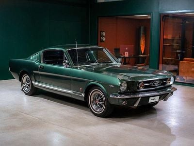 Mörkgrön Begagnad 1966 Ford Mustang Fastback Sportkupé | 549 900 kr