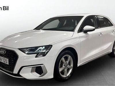 Vit Begagnad 2023 Audi A3 Design Sedan | 264 990 kr (Marknadspris)