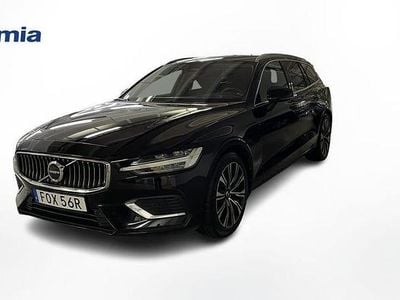 Svart Begagnad 2023 Volvo V60 Core Kombi | 369 000 kr (Marknadspris)