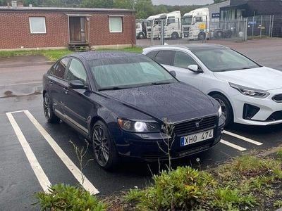 Begagnad Volvo S40 140 HK (102 kW) 2006 Mörkblå Sedan