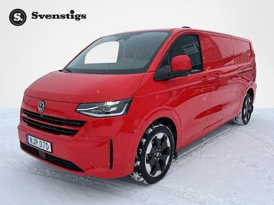 Intensive red Ny 2025 VW Transporter Van | 592 500 kr (Marknadspris)