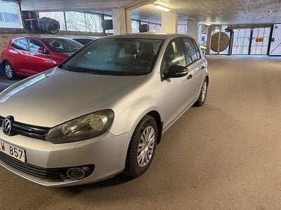 Silver Begagnad 2010 VW Golf VI Halvkombi | 53 000 kr (Marknadspris)