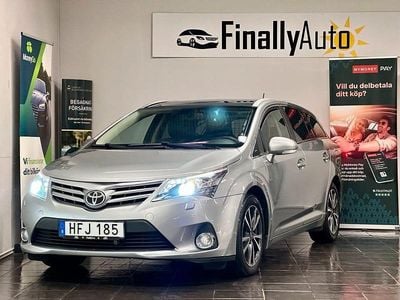 Grå Begagnad 2013 Toyota Avensis Executive Kombi | 99 900 kr (Marknadspris)