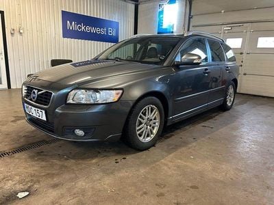 Grå Begagnad 2011 Volvo V50 Momentum Kombi | 39 900 kr (Marknadspris)