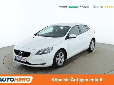Begagnad Volvo V40 Kinetic 121 HK (88 kW) 2017 Vit Halvkombi