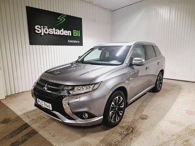 Begagnad Mitsubishi Outlander P-HEV 121 HK (88 kW) 2017 Grå SUV