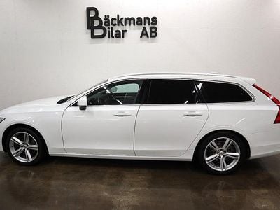 Begagnad Volvo V90 Momentum 190 HK (139 kW) 2016 Vit (ice white) Kombi