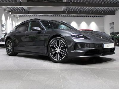 Mörkgrå (volcano grey metallic) Begagnad 2024 Porsche Taycan Sport Turismo Kombi | 995 000 kr