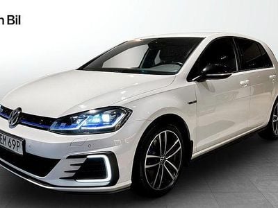 Vit Begagnad 2019 VW Golf VIII GTE Kombi | 204 900 kr (Marknadspris)