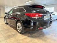Begagnad Hyundai i40 136 HK (100 kW) 2013 Svart metallic Kombi