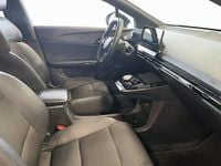 Begagnad MG MG4 EV Luxury 150 kW (204 HK) 2023 Vit Halvkombi