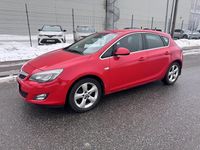 Begagnad Opel Astra Enjoy 180 HK (132 kW) 2011 Röd Halvkombi