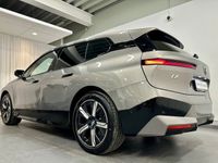 begagnad BMW iX 40 xDrive Sport Innovation H K Drag Driving Assistant 2023, SUV