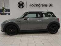 Begagnad Mini Cooper Essential 135 kW (184 HK) 2022 Moonwalk grey met Halvkombi