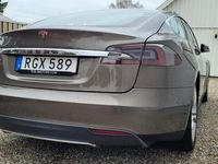 begagnad Tesla Model S 85D, Fri Supercharger, CCS, 423hk, Skinn, Köld