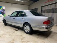 begagnad Mercedes E240 Elegance