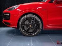 begagnad Porsche Cayenne Turbo S E-Hybrid Coupé MOMS Keramiska Pano