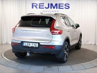 Begagnad Volvo XC40 Plus 200 HK (147 kW) 2023 Ljusgrå SUV