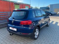 Begagnad VW Tiguan S 140 HK (102 kW) 2012 Mörkblå (blå) SUV