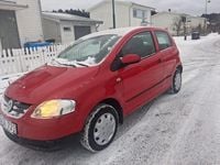Begagnad VW Fox 54 HK (39 kW) 2007 Röd Halvkombi
