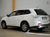 Begagnad Mitsubishi Outlander 150 HK (110 kW) 2015 Vit SUV