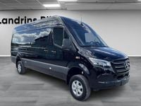 Ny Mercedes Sprinter 2025 Svart (obsidiansvart metallic) Van