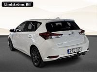 Begagnad Toyota Auris Edition 117 HK (86 kW) 2016 Vit Halvkombi